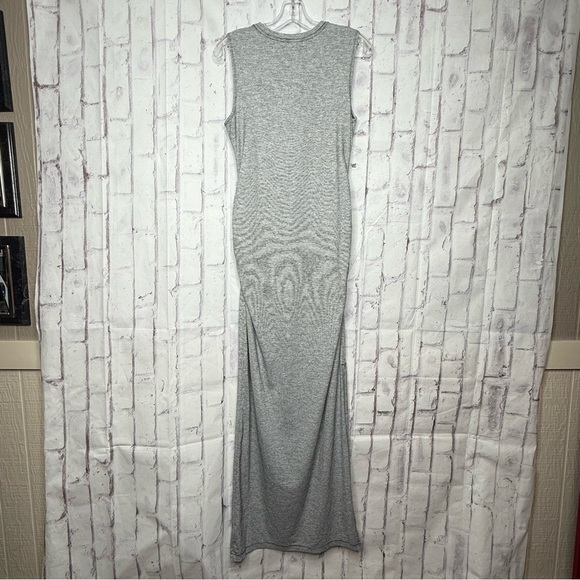ATHLETA Sleeveless Maxi Dress Sz M Gray Ruched Stretch Microstripe Henley Jersey - Picture 3 of 12